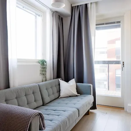 شقة Bright And Fresh 6th Floor Studio Apartment, Bus Stop 200m