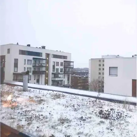 Bright And Fresh 6th Floor Studio Apartment, Bus Stop 200m شقة هلسنكي