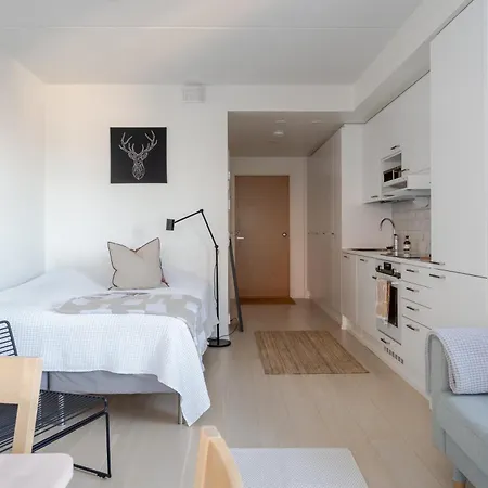 Bright And Fresh 6th Floor Studio Apartment, Bus Stop 200m Apartment