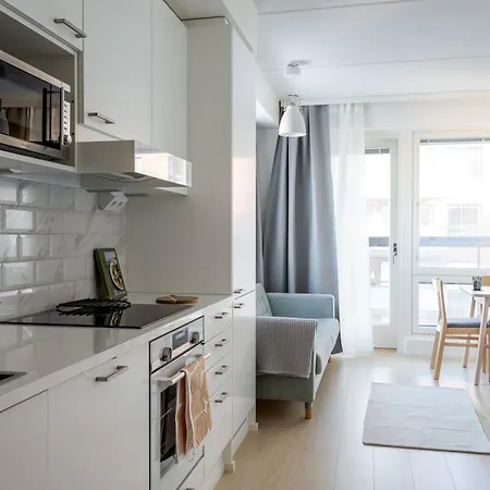 Bright And Fresh 6th Floor Studio Apartment, Bus Stop 200m