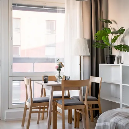Bright And Fresh 6th Floor Studio Apartment, Bus Stop 200m 아파트