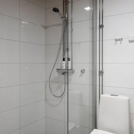Apartamento Bright And Fresh 6th Floor Studio Apartment, Bus Stop 200m *